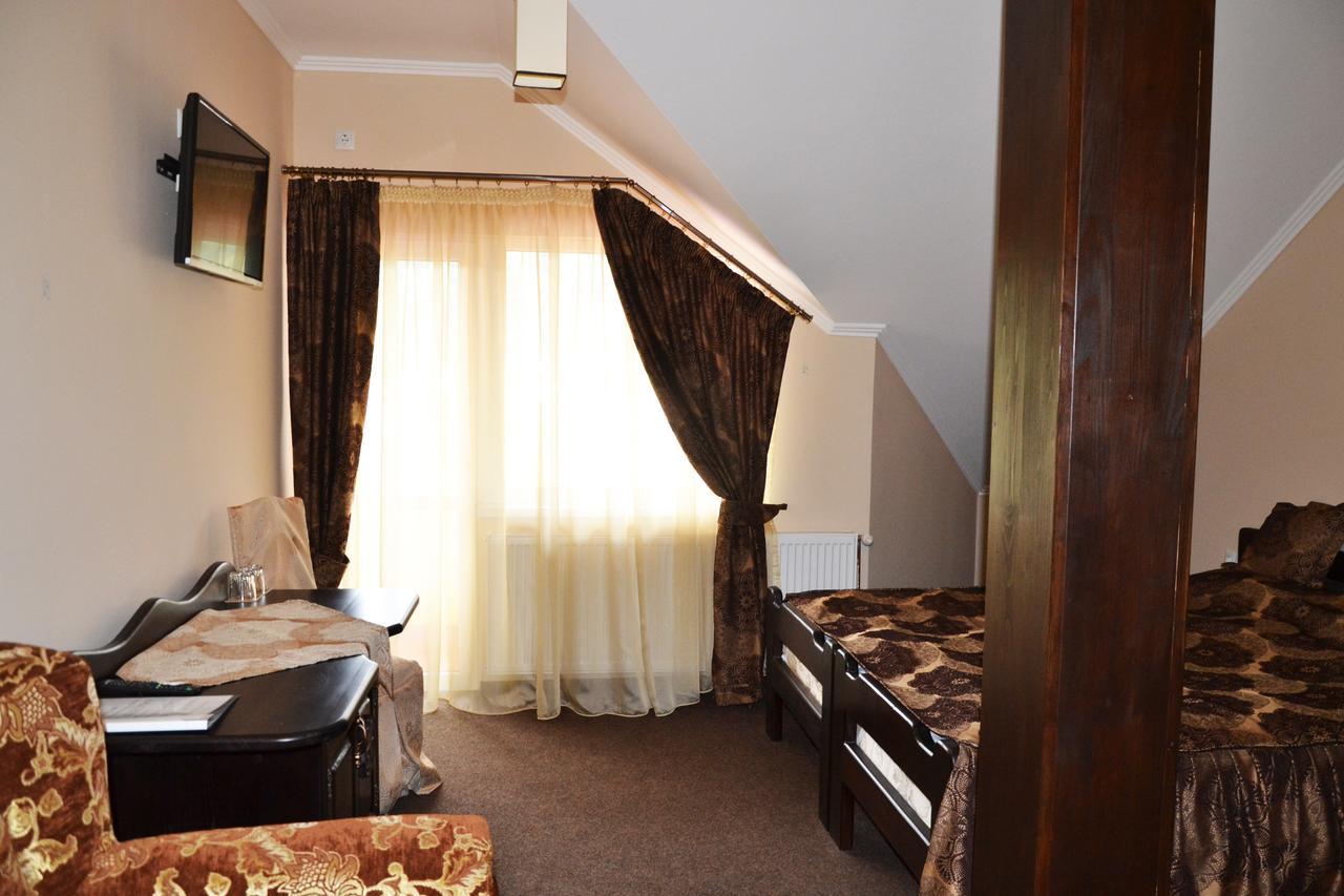Golden Palace Dubove Екстериор снимка
