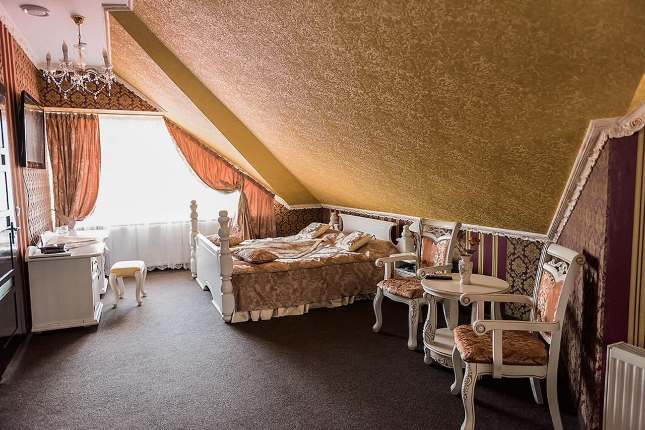 Golden Palace Dubove Екстериор снимка
