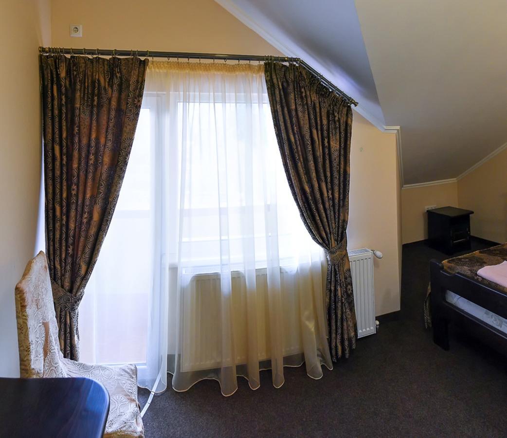 Golden Palace Dubove Екстериор снимка